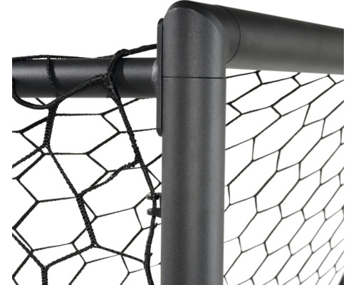 Detail fotbalové branky se sítí