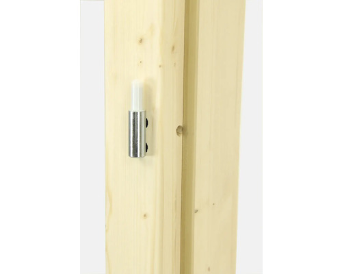 Kovové pouzdro závěsu dveří na dřevěných dveřích