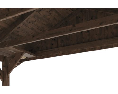 Detailní pohled na dřevěný altán zdola