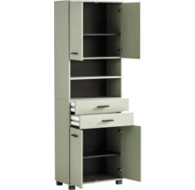 Otevřená víceúčelová skříň s policemi a zásuvkami