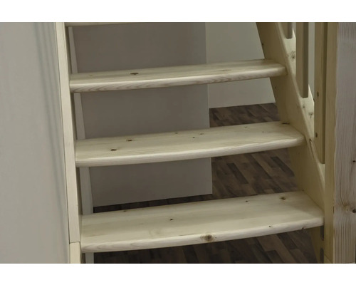 Detail dřevěného schodiště se stupni