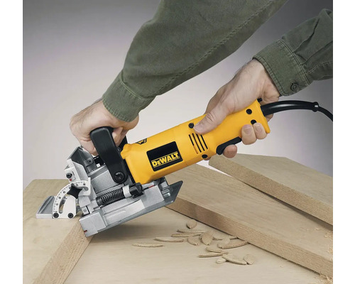 Lamelovací frézka se používá k frézování dřeva