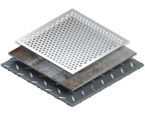 Tři různé kovové desky: děrovaný plech, ocelová deska a slzičkový plech