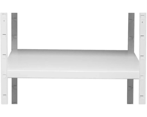 Jedna prázdná bílá police.