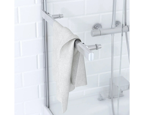 Držák na ručníky na sprchovém koutě s ručníkem