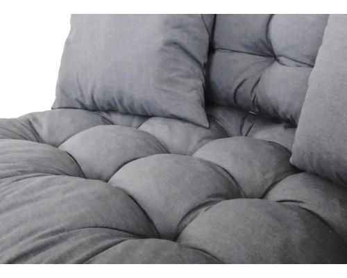 Detail šedých sedáků a polštářů