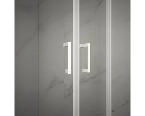 Detail sprchového koutu s madly