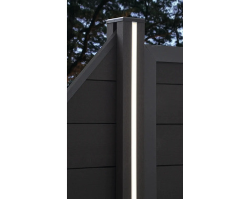 Sloup plotu s integrovaným LED osvětlením