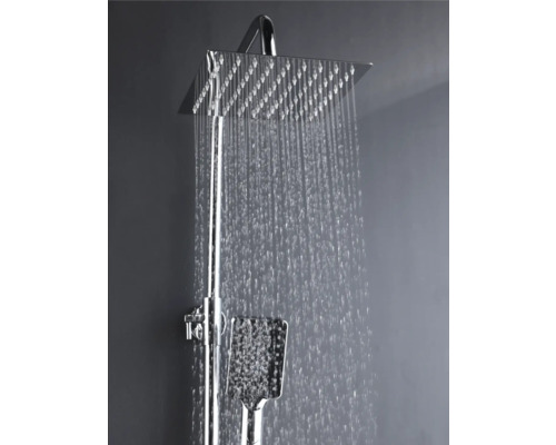 Sprchový systém s hlavovou a ruční sprchou v provozu