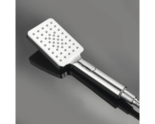 Kovová sprchová hlavice čtvercového tvaru