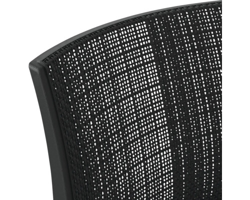 Detailní pohled na opěradlo kancelářské židle se síťovaným potahem