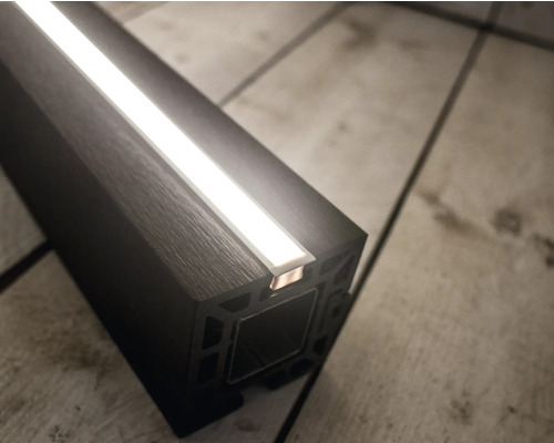 LED osvětlovací profil pro nepřímé osvětlení