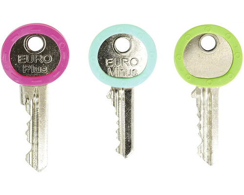 Tři klíče s barevnými rukojeťmi