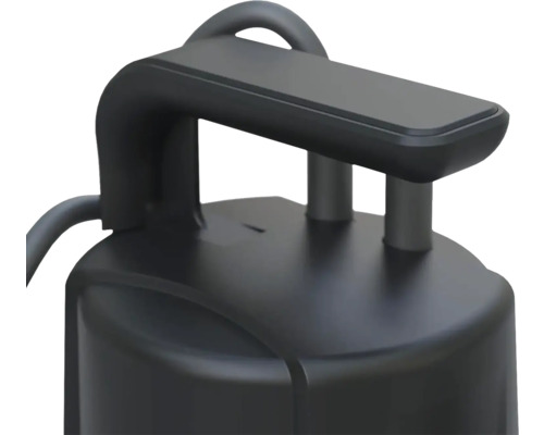 Detailní pohled na ponorné čerpadlo s kabelem a držadlem