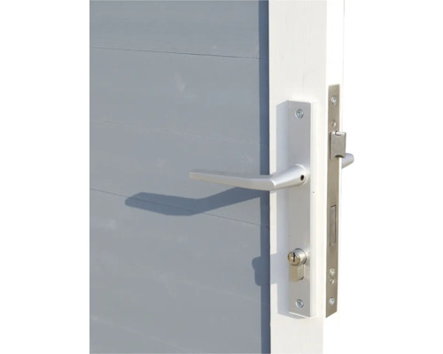 Detail dveří se stříbrnou klikou a zámkem