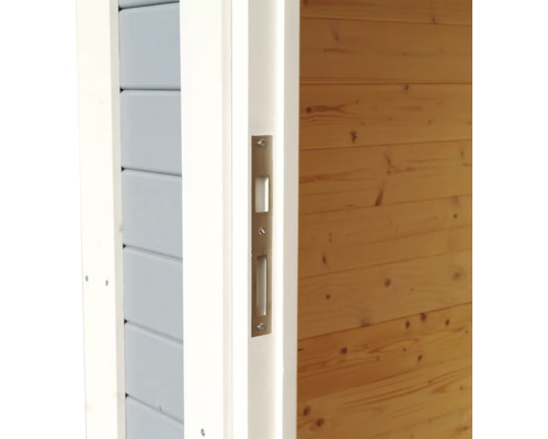 Detail dřevěných dveří se skříňkou zámku.