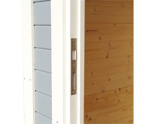 Detail zámku na dřevěných dveřích