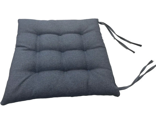 Čtvercový podsedák se šňůrkami k upevnění.