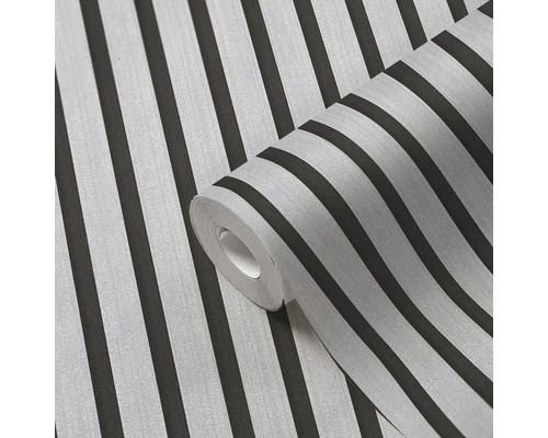 Role tapety s pruhovaným vzorem