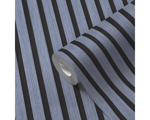 Role tapety s pruhovaným vzorem