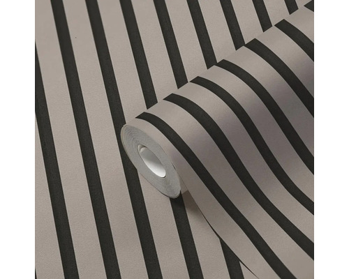 Role tapety s proužkovaným vzorem
