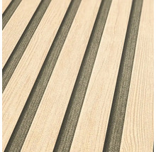 Detail dřevěného obložení stěn s žebrovaným designem