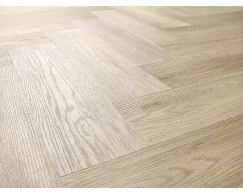 Světlá dřevěná podlaha s rybím vzorem