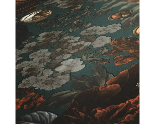 Detail tapety s květinovým vzorem