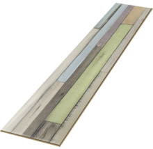 Laminátový panel s dřevěným dekorem