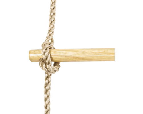 Detail žebříku s dřevěnou příčkou a lanovým upevněním