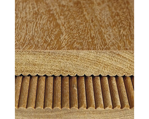 Detail dřevěné desky s perem a drážkou