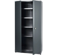 Šedá ocelová skříň s policemi a otevřenými dveřmi