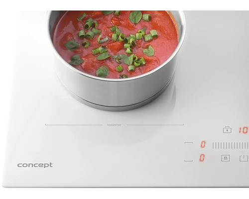 Bílá indukční varná deska s hrncem a rajskou omáčkou