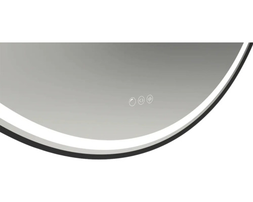 Detailní pohled na kulaté zrcadlo se světlem a ovládacím panelem