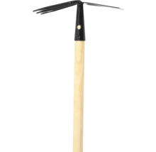 Zahradní motyka s dřevěnou násadou