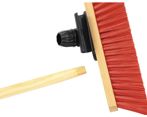 Smeták se štětinami a držákem násady
