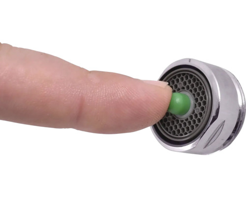 Vložka pro úsporu vody do vodovodní baterie s prstem pro srovnání