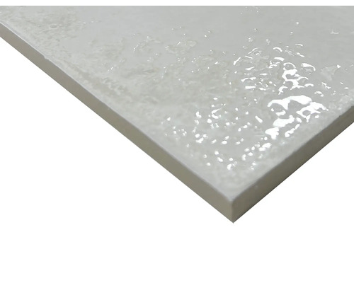 Dlaždice s lesklým povrchem