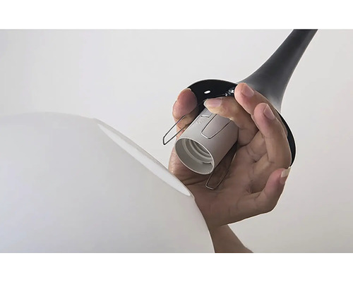 Instalace stropního svítidla s objímkou žárovky