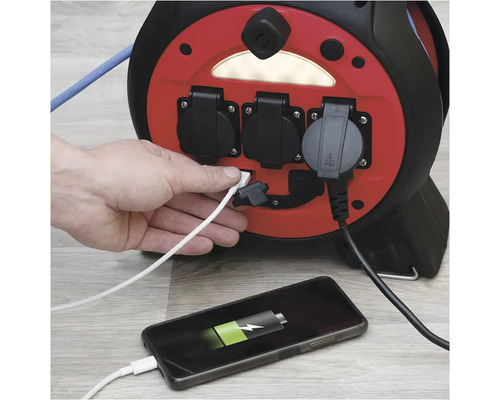 Prodlužovací kabelový buben s USB portem a nabíječkou mobilního telefonu