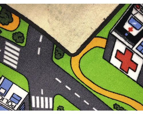 Hrací koberec s motivy ulic, budov a krajiny