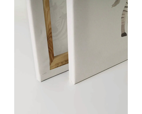 Detail dvou pláten s dřevěným rámem