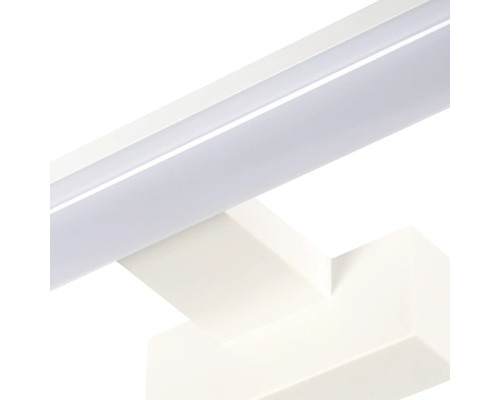 Detail bílého LED svítidla s držákem