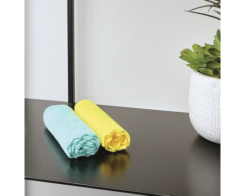 Dva srolované čisticí hadříky z mikrovlákna