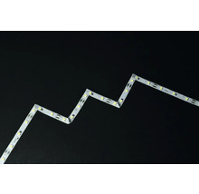 LED pásek na černém pozadí