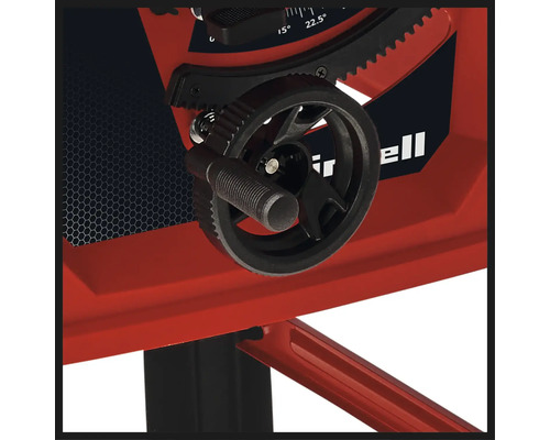 Detailní záběr pily Einhell s nastavením úhlu