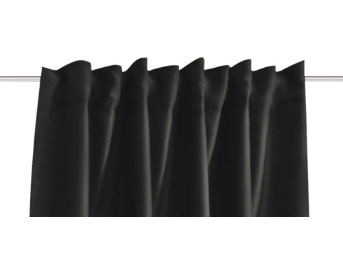 Závěs z látky nařasený na tyči