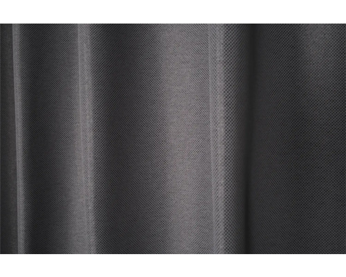 Šedý látkový závěs s texturou