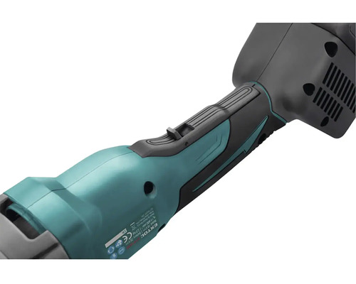 Detail rukojeti šavlové pily