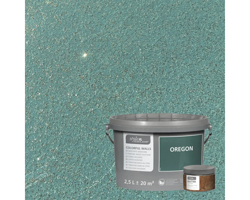 Kbelík barvy na stěny s přídavkem třpytek před natřenou stěnou